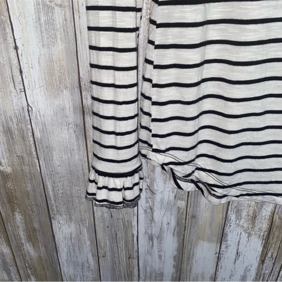 Maurices 24/7 Black & White Striped Long Sleeve - Picture 3 of 4